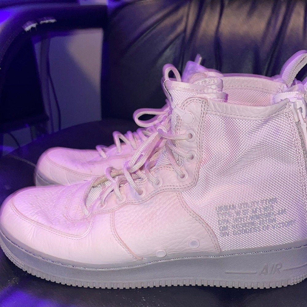 Women’s Nike SF Air Force One (AF1) MID